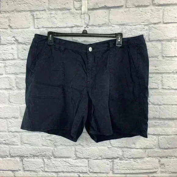LANE BRYANT Dark Navy Blue Shorts size 22 - Picture 1 of 3